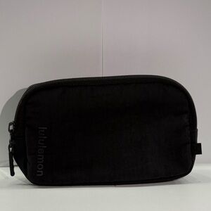 lululemon athletica Mini Belt Bag